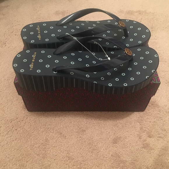 NWT Tory Burch Printed Wedge Thong Sandals - Picture 4 of 9